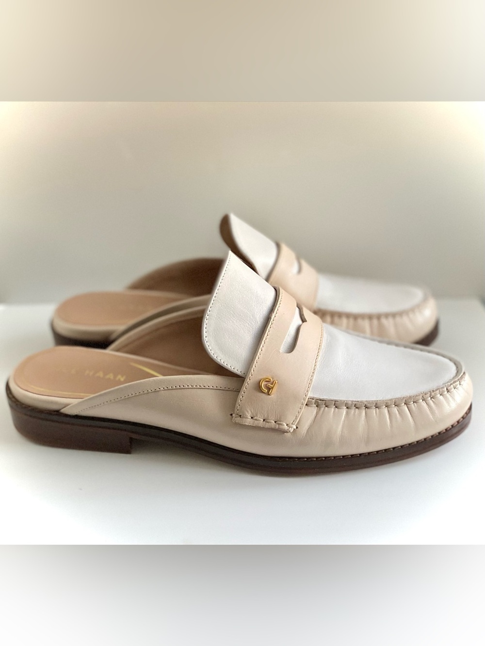 NWT Cole Haan Leather Loafer Mules Beige & White US 9.5